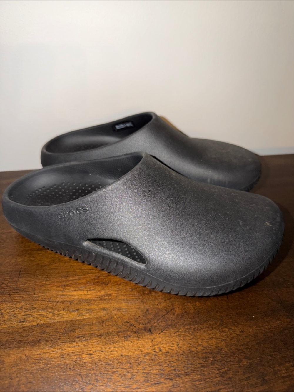 Crocs Unisex-Adult Mellow Recovery Slides Black Men's 6 Women's 8 Medium